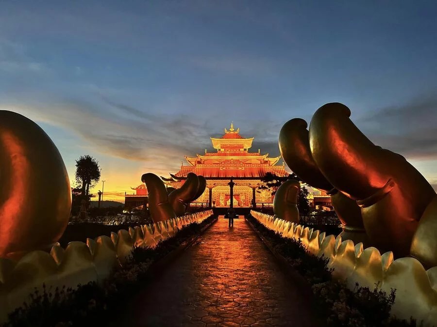 Chùa Phật giáo Đơn Dương — kiến trúc bàn tay sen